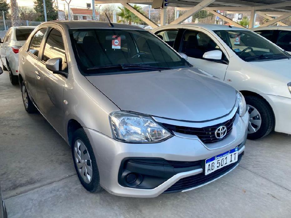 TOYOTA ETIOS 1.5 4P XS 6MT 2017